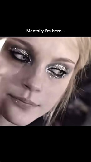 ✨ Ready to take your modeling career to the next level? The Beginner Model Masterclass gives you all of the answers the questions you have before entering the industry — so you can start confidently, avoid common mistakes, and know exactly what to do next. Comment “MASTERCLASS” and I’ll send you the link 🤍 #model #modeling #modellife #modeltips #howtobecomeamodel