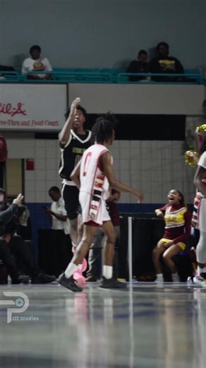 Hand down, man down. Every time. 🧊 #StrapSeason #WetLikeWater #ThreePointSpecialist #HoopLife #BallIsLife