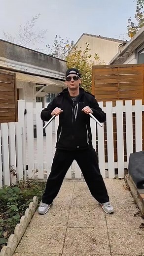 1.6K views · 36 reactions | Bases du Double Nunchaku Freestyle Les fondamentaux pour débuter le double nunchaku avec style et fluidité. #DoubleNunchaku #FreestyleNunchaku #TutoNunchaku #ArtsMartiaux #FlowArts Double Nunchaku Freestyle Basics Learn the essential fundamentals to start flowing with double nunchaku. #DoubleNunchaku #NunchakuFreestyle #NunchakuTutorial #MartialArts #FlowArts | Julien Nunchaku | Facebook