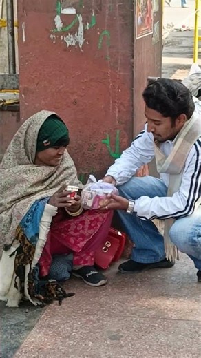 जो गरीब पेदा होता है वह दिल से अमीर होता है 💯🫂💚......... #fyp #humanity #help #explore