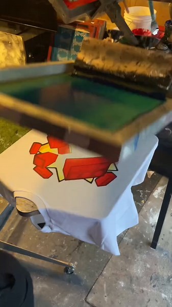 Roblox Nostalgia: Screen Printing with Cricut