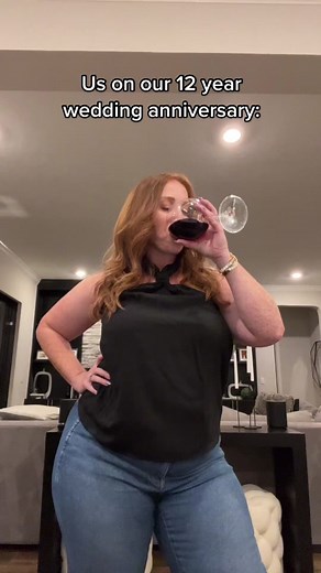 Happy anniversary babe! 🥂😘