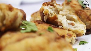 172K views · 1.7K reactions | Chicken Cheese Patty - #Ramzan #recipes Creamy- Cheesy- Chicken Patties! Ingredients For Mixture: Chicken: Half Kg Chopped Onion: 1 Bowl Mayonnaise: Half Bowl Cream: Half Bowl Cheese: 5-6 slices Butter: Half Bowl Bread: 8 Slices Black pepper: 1 Tea Spoon Salt: Half Tea Spoon For Patty: Flour: Half Cup Note: Make all the patties, use water if they are sticking and don't forget to place them in fridge for 30 minutes before frying. | Food In 5 Minutes | Facebook