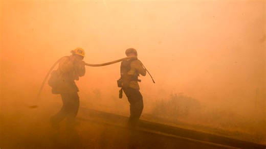 Fire threat to worsen in Sydney with scorching temperatures and strong winds
