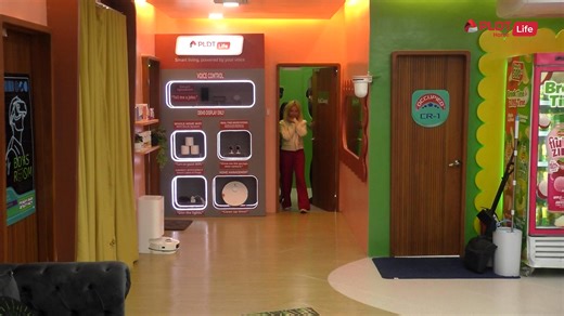 House tour muna with Mowm Klarisse! 🏠✨ Silipin natin ang smart home upgrades sa bahay ni Kuya, powered by the PLDT Home Life Smart Home Starter Kit. #PBBCollab2point0 #PLDTHomeLife | Pinoy Big Brother ABS-CBN