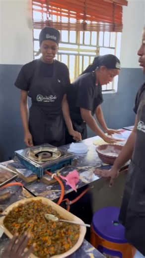 We kick started with our pastry class. We learned the various types of pastries and the components and their function. We did a practical on a type of short pastry called Meat pie 🥰🥰 : : : : : : : : : : : : : : : Nigerian catering course #467,000 (inclusive of NABTEB registration) . . Resumption date: January 12th, 2026 . . . . For inquiry and registration dm or Whatsapp/Call; 2348168212562 . . . . . . 📞 08168212562 📍No 6 Norris avenue back of NTA, Asaba, Delta state .. . . #antybehi#antybeh