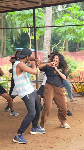 Folk Energy Loading! 💃🔥