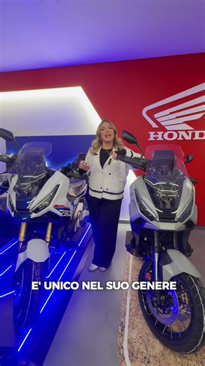 Non è uno scooter. Non è una moto. È Honda X-ADV 750. Potente, versatile, pronto a tutto: l’X-ADV 750 unisce comfort da maxi scooter e anima adventure, per chi vuole andare oltre l’asfalto senza rinunciare alla comodità quotidiana. Cambio DCT, posizione di guida dominante, tecnologia avanzata e uno stile inconfondibile lo rendono unico nel suo genere. Perfetto in città, sorprendente fuori strada, imbattibile nei viaggi. Se cerchi libertà senza limiti, l’hai appena trovata. 👉 Vieni a scoprirlo d