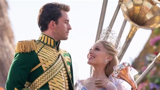 'Wicked' costume designer on his favorite costumes from the films