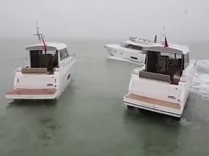 Boats With And Without A Gyroscopic Stabilizer  (VIDEO)