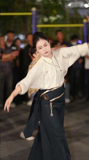 Yongji, beautiful Tibetan woman known as the queen of Tibetan dance