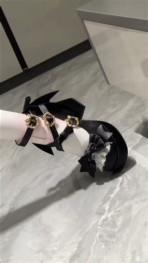 Black Rose-Themed High Heels – Bold & Mysterious Floral Footwear