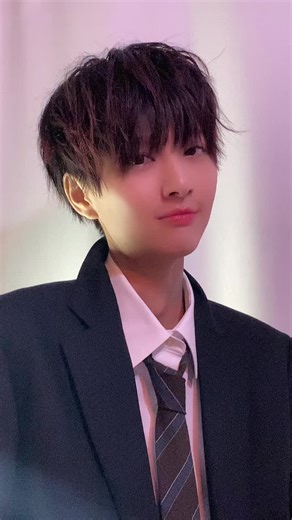 ラメが仕事したオレンジkissの魅力