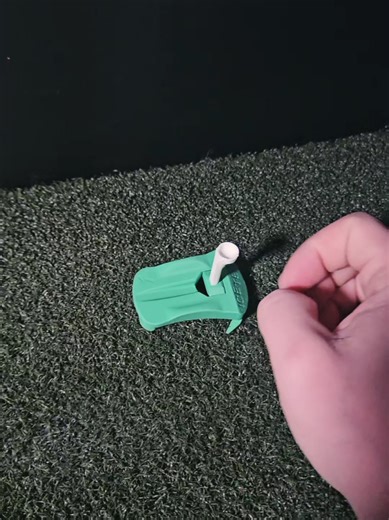 Do you break wooden tees and complain about it? #golflife #golftee #fyp #golfaccessories #EmClimaUltraLeve