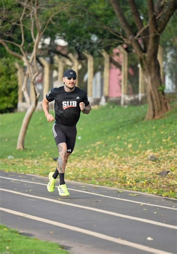 Se você quer melhorar a sua corrida, os educativos como skipping, aquecimento dinâmico, alongamento dinâmico são de extrema importância 🫡 @adidasrunners @subeliteassessoria @click__sp #YouGotThis #everypacehasaplace #