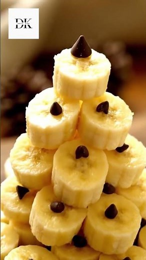 Realistic Banana Christmas Tree 🎄🍌 A Fresh Christmas Idea