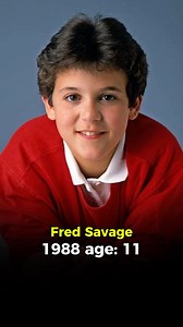 *The Wonder Years* is a coming-of-age television series that stood out for its emotional honesty and nostalgic perspective on growing up in middle-class America. Premiering in 1988, the show is set between the late 1960s and early 1970s and follows Kevin Arnold as he navigates adolescence, family life, and first love during a period of major social change. One of the show’s most distinctive features was its narration. Adult Kevin’s reflective voice-over, originally performed by Daniel Stern, gav
