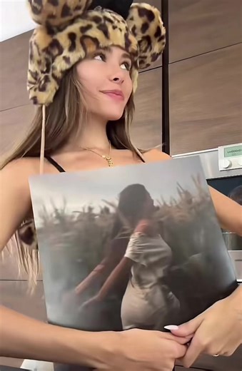 Crying. locket comes out in 5 days 😭😭 #madisonbeer #locket #newmusicfriday #madisonbeeredit #foryoupage @madison beer @MadisonBeerHQ