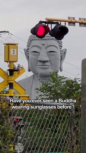 Discover the Enchanting Sunglasses-wearing Buddha at Hotei | Japan Travel