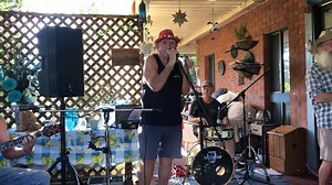 I'm an Old Pipeliner [Moon Mulllican] by The Possum Scratchers , vid by Juliette Lane . Aunties , Uncles , Sisters , Brothers , Cuzzs an' Lil' Scratchers . Heh ! Heh ! What'd we say ? Sonny 'Big Papa’ Breaks makin' a big splash . Thanks ter all yous kind , staunch folk sendin' out the vibes , we're hittin' it . Hope yous can feel the joy yer inspired . Love Yous All . The Possum Scratchers from Biripi Country , NSW , Australia . | The Possum Scratchers
