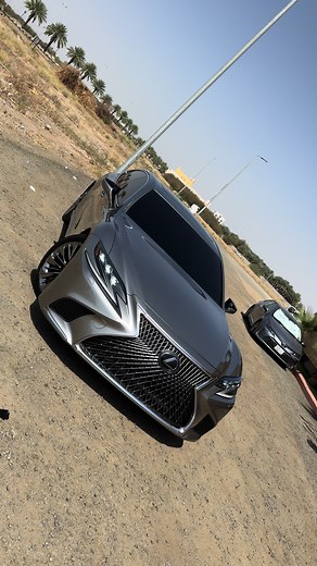 الكتم في عالم لكزس: تجربة قيادة فاخرة