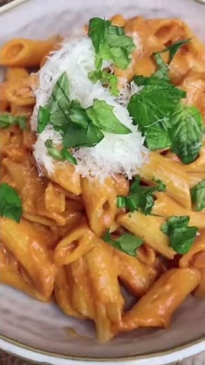 GIGI HADID’S ALLA VODKA PASTA SAUCE RECIPE (WITHOUT THE VODKA) #gigihadid #pasta #pastarecipe