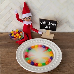 Recreate the swirl of the northern lights with this easy-peasy jellybean please-y trick from Santa’s Scout Elves! ✨ | The Elf on the Shelf