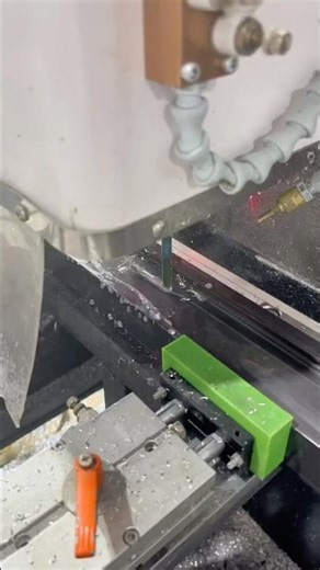 CNC drilling and milling machines can be used to process lock holes and corner code holes for ！