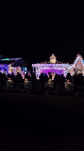 VnA’s Gingy House on Instagram: "The kitchen was busy tonight! Have a very merry berry Gingy Christmas to all that visited tonight!"