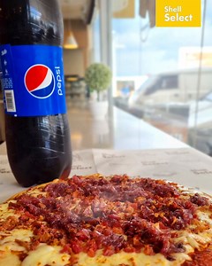 191 reactions · 13 comments | Nuestra Pizza alcanza para todos. ¡Dile a tus amigos!  Combo de Chesse Bacon Pizza + Pepsi 2L 磻  Disponible hasta el 30/09/2022 en tiendas #ShellSelect seleccionadas: https://bit.ly/3aig6TH | Shell Guatemala | Facebook