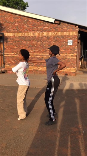 Kasigemz on Instagram: "#explore #explorepage #kasigemz #viral #kasigemzdancers #fyp #dancers #reels #dance #reelsinstagram"