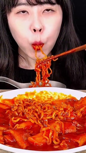 😋😋 SPICY NOODLES AND TOMATO SAUSE 🍝🍝 #food #foodchallenge #foodreview #msfood