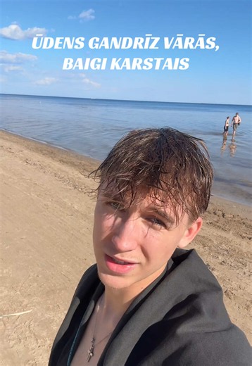 Mauc peldēties, labāk nekā sēdēt pie TV! #jūra #ūdens #pludmale #jūrmala #latvia