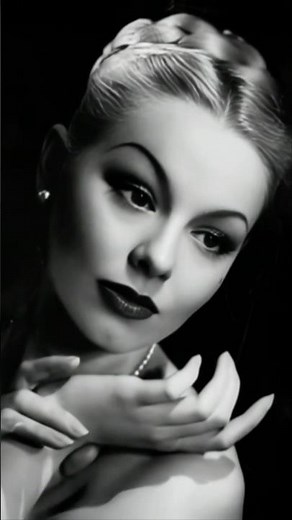 Who was the FAMOUS American STRIPPER Lili St Cyr?