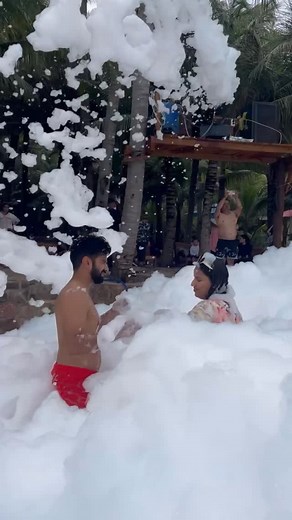 🚫 8 Things NOT to Do in Phu Quoc (and What to Do Instead!) 1. Don’t rush Phu Quoc like a weekend trip. This island isn’t tiny — give yourself 3–4 days. Split time between the North (Grand World, Safari, VinWonders, Starfish Beach) and the South (Sao Beach, cable car, Sunset Town vibes). 2. Don’t assume you need a Vietnam visa. Direct flight to Phu Quoc? ✅ No visa needed. But if you land in Hanoi or Ho Chi Minh first → you’ll need one. 3. Don’t show up late for the Hon Thom cable car. It shuts b