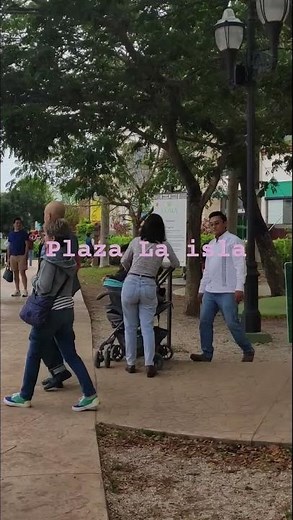Recorrido por la plaza La isla en Mérida Yucatán, México. Video completo en este canal.