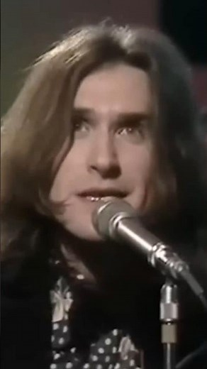 His clothes are loud, but never square 👖👕