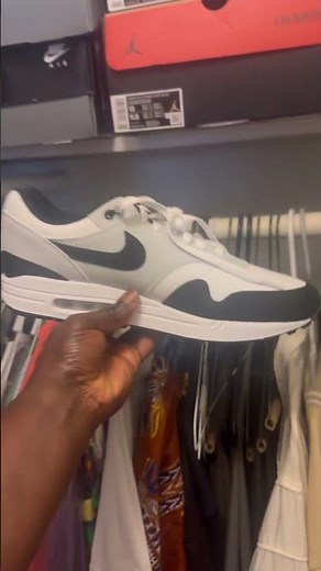 In HAND LOOK 👀 at the Nike Air Max 1 ⚪️⚫️ for a steal price.