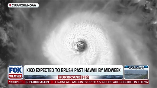 Hurricane Kiko begins to weaken as powerful storm moves toward Hawaii