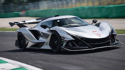 9000 TPM Apollo IE op Monza