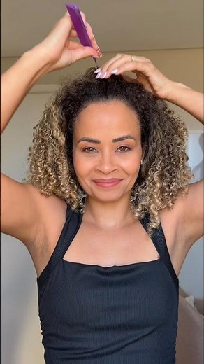 Quick and easy hairstyle 🤎 #gelatin #porosity #curlyhair