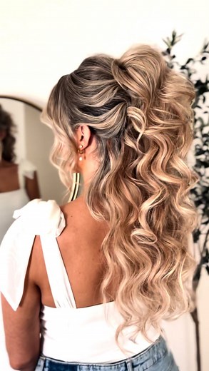 ※ BRIDAL HAIRSTYLIST & EDUCATOR ※ Sara Ortega | The importance of hair trials. Read Below! 👇🏼 ❓What is a hair Trial ? A wedding hair / makeup trial is a preliminary run-through of a... | Instagram