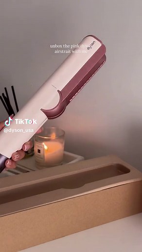 Handle with air. 📦 Straighten as you dry to achieve a salon-straight blow dry in one easy step. No hot plates. Just air. #dyson #airstrait #dysonairstrait