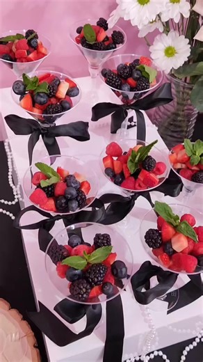 Light Refreshments: Classy Table Decoration Ideas