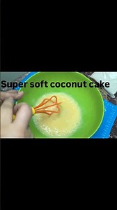 “Ye coconut cake itna soft hai… muh me dalte hi gayab! 😍🌴”