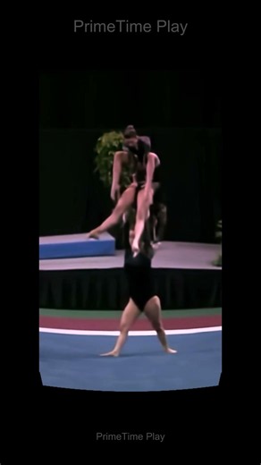 Perfect precision! Acrobatic group routine #gymnastics #sports