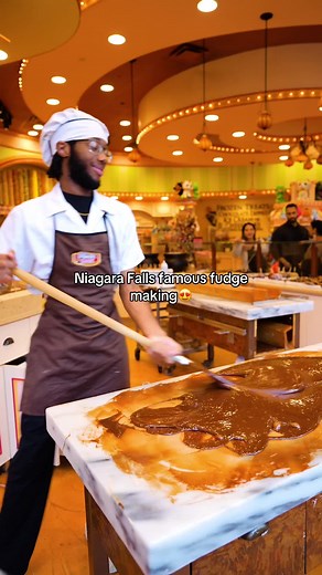 How Niagara’s famous fudge is made🍫😍 #niagarafalls #fudge #sweettooth #sweettreats #chocolate #ontario #traveltiktok #toronto #viraltiktok #dubaichocolate #brampton #canadiantiktok #CapCut