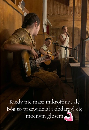 Oprawa muzyczna ślubu: jak zaśpiewać bez mikrofonu i poruszyć Arka