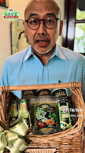 วาซาบิโอ โดยเชฟ Kani เชฟคนดังชาวมาเลเซีย อยู่เมืองไทยมากว่า 30 ปีและรักประเทศไทย ได้นำวาซาบิโอ วาซาบิแท้เจ้าเดียวในประเทศไทยที่มีส่วนผสมของวาซาบิผสมอยู่มากที่สุด มอบให้ท่านแม่ทัพกับภริยา เพื่อเป็นกำลังใจและขอบคุณที่ท่านและทหารไทยได้ทำหน้าที่ปกป้องประเทศไทยค่ะ #เรารักประเทศไทย #ทหารไทย #WasabiO #แม่ทัพภาคที่2 #พลโทบุญสิน_พาดกลาง