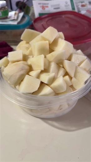 Chef Tipp up in this bi### @❤️Kadence❤️ @cynthia Weaver #familyrecipe #cooking #fypシ